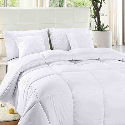 Unterwäsche aus Quilt mit Eckschachteln Hotelbox