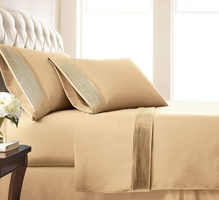 Minimalistische gefaltete Mikrofaser Polyester Baumwolle Hotel-Hausgewerbe Vierstück-Bettwäsche-Set